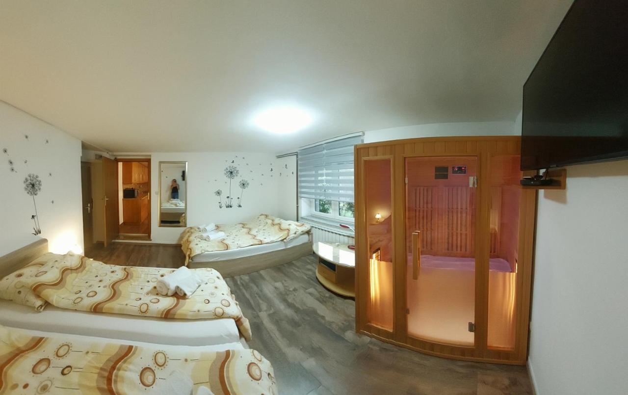 Apartma Na Ravnicah 체르크노 외부 사진