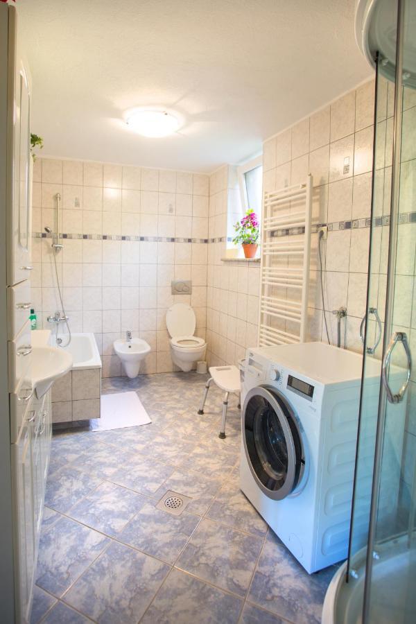 Apartma Na Ravnicah 체르크노 외부 사진